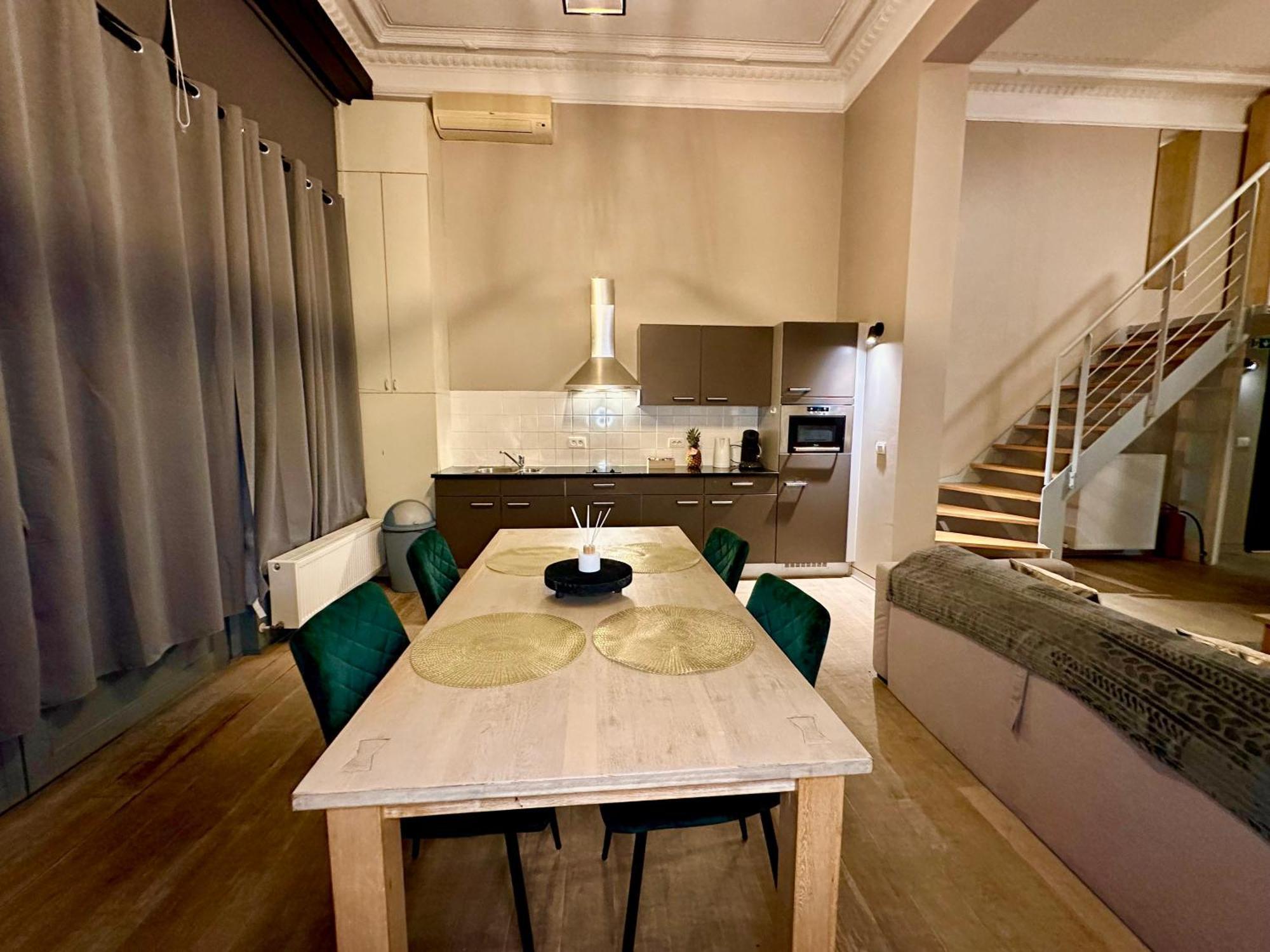 Luxury Suites Castel By Rikas Hotels アントウェルペン エクステリア 写真