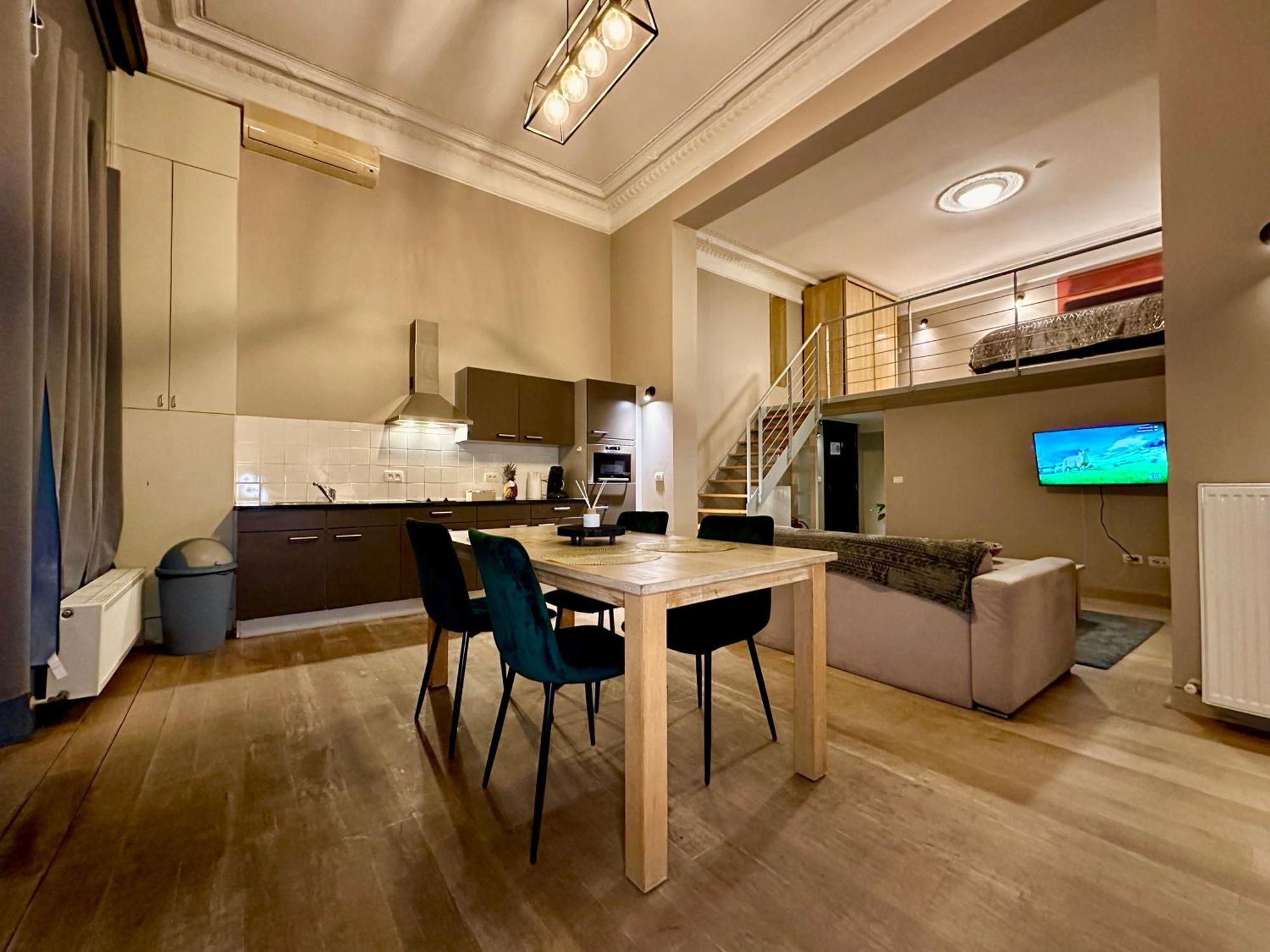 Luxury Suites Castel By Rikas Hotels アントウェルペン エクステリア 写真