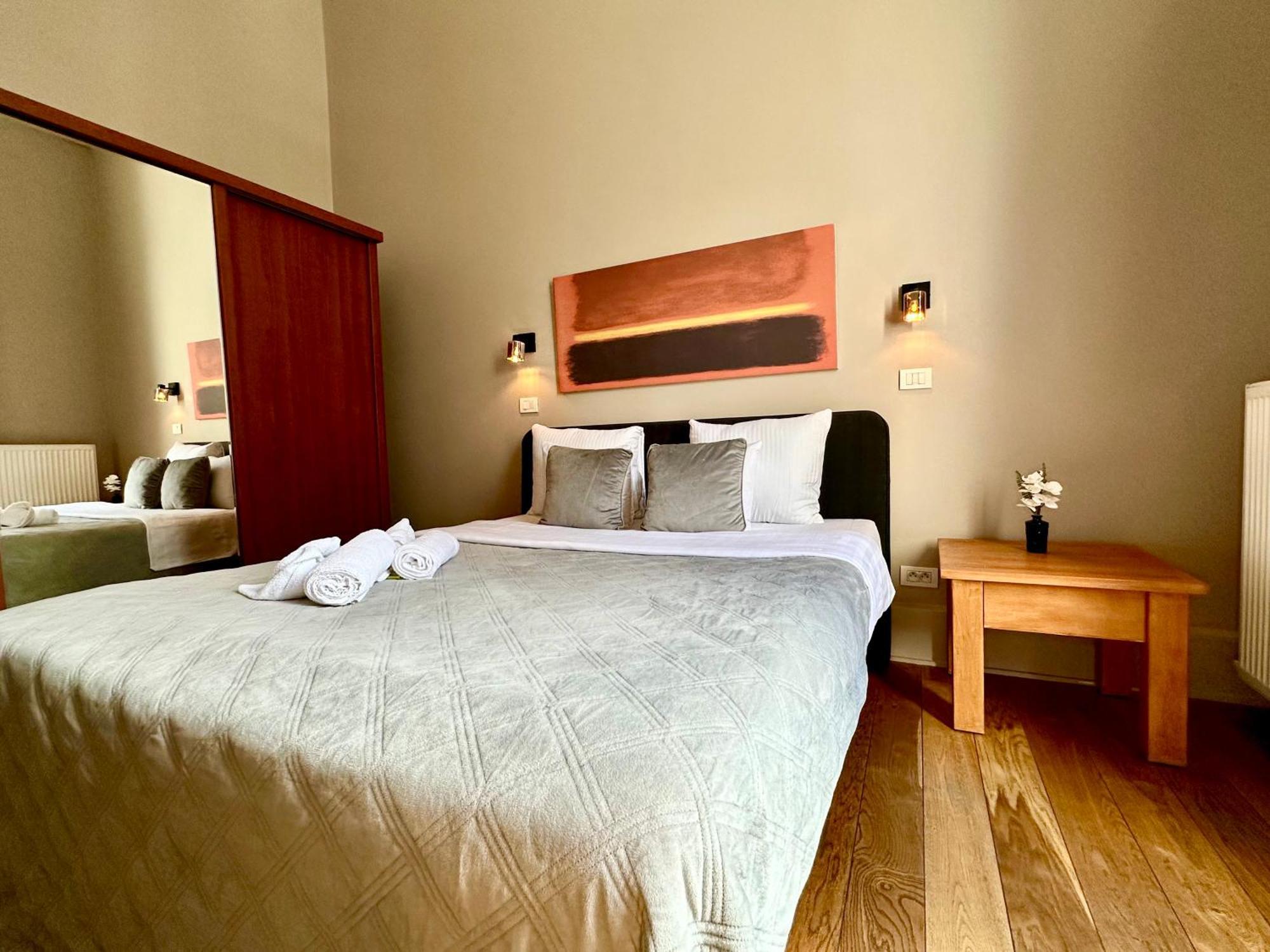 Luxury Suites Castel By Rikas Hotels アントウェルペン エクステリア 写真
