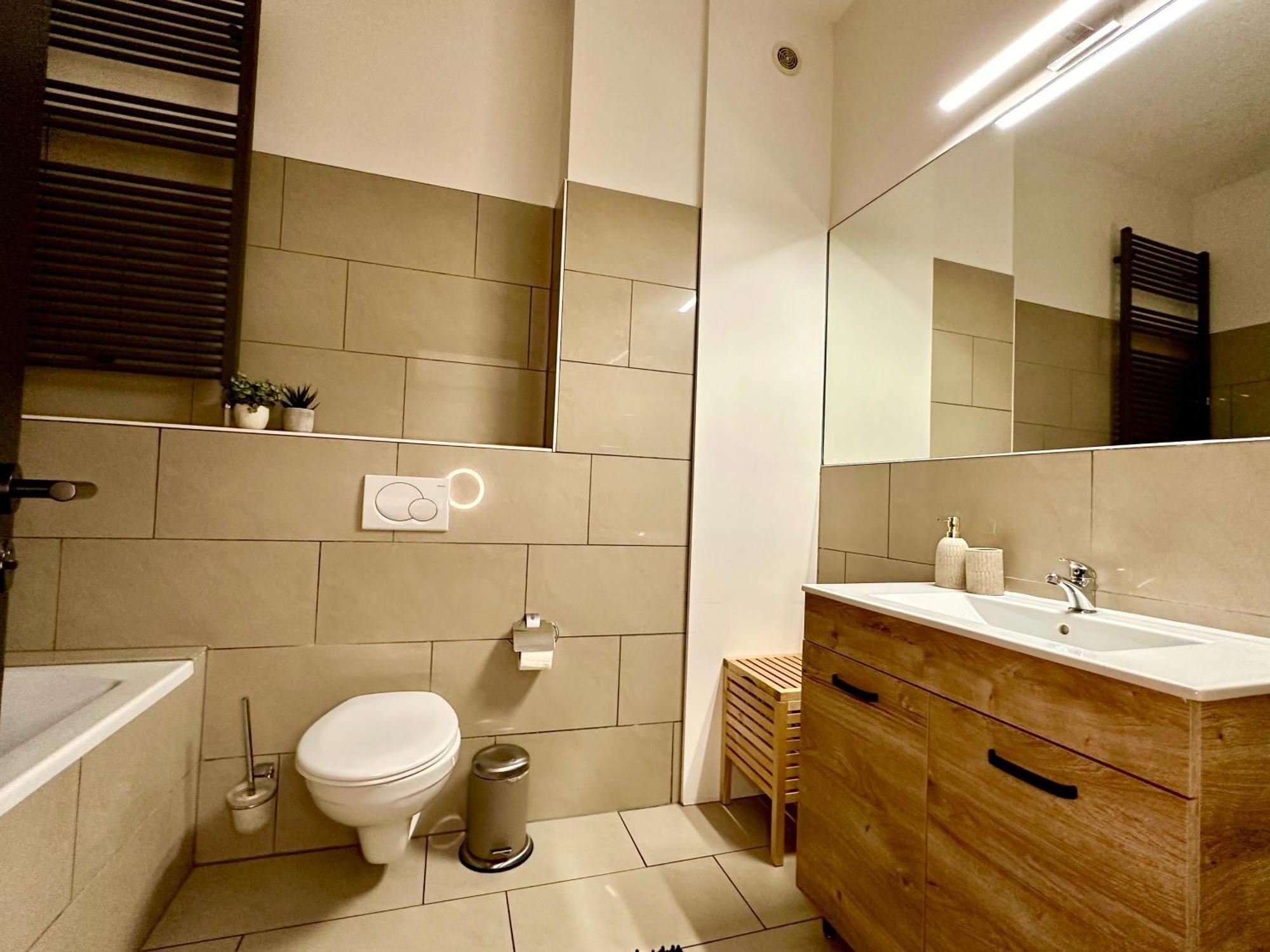 Luxury Suites Castel By Rikas Hotels アントウェルペン エクステリア 写真