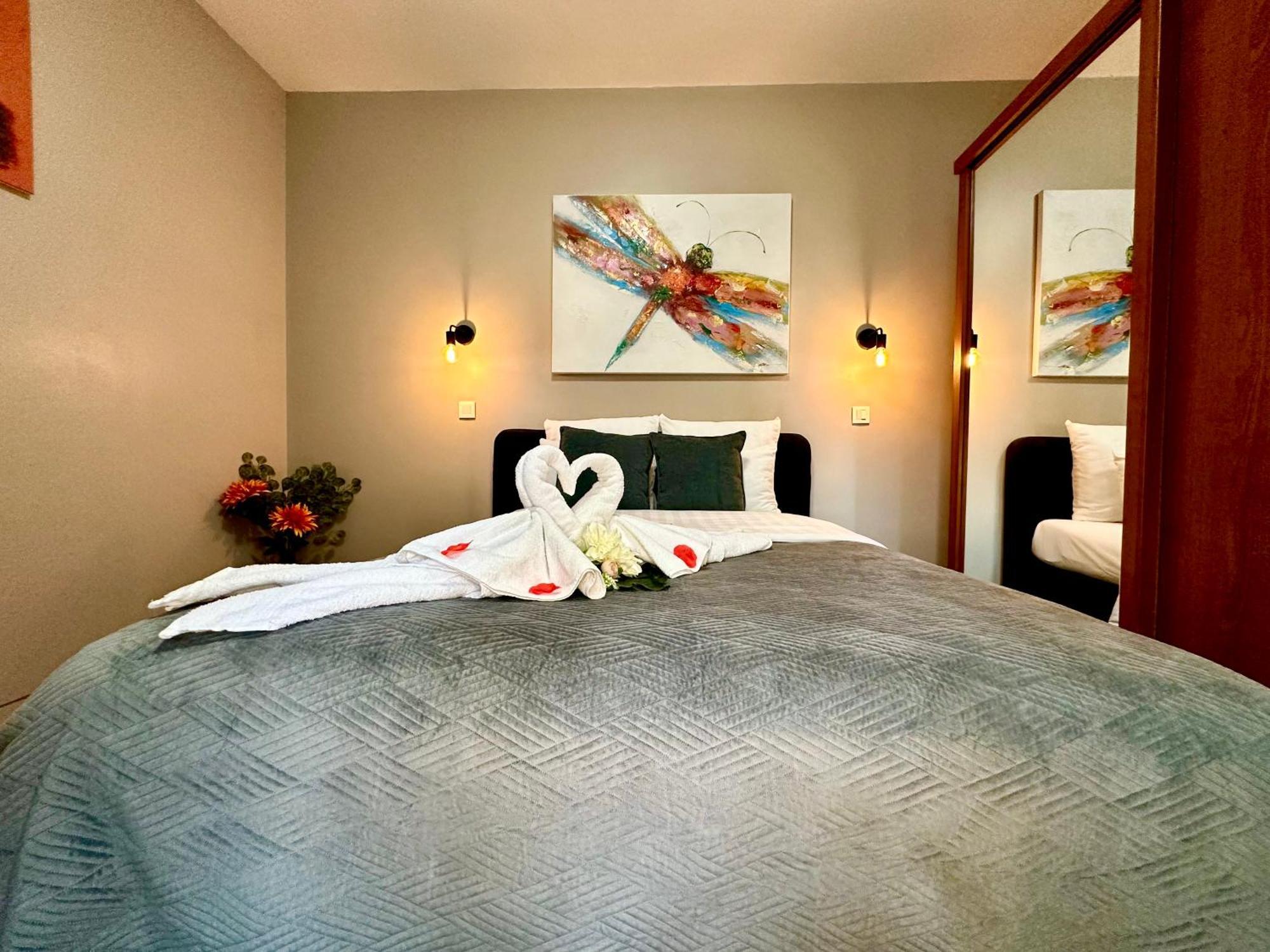 Luxury Suites Castel By Rikas Hotels アントウェルペン エクステリア 写真