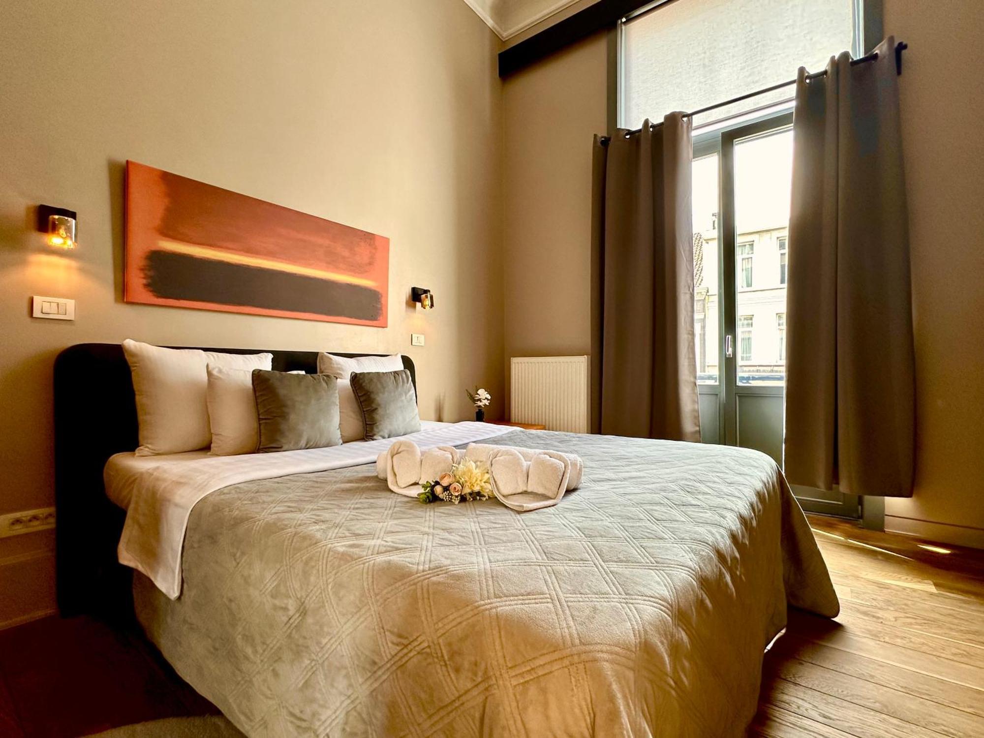 Luxury Suites Castel By Rikas Hotels アントウェルペン エクステリア 写真