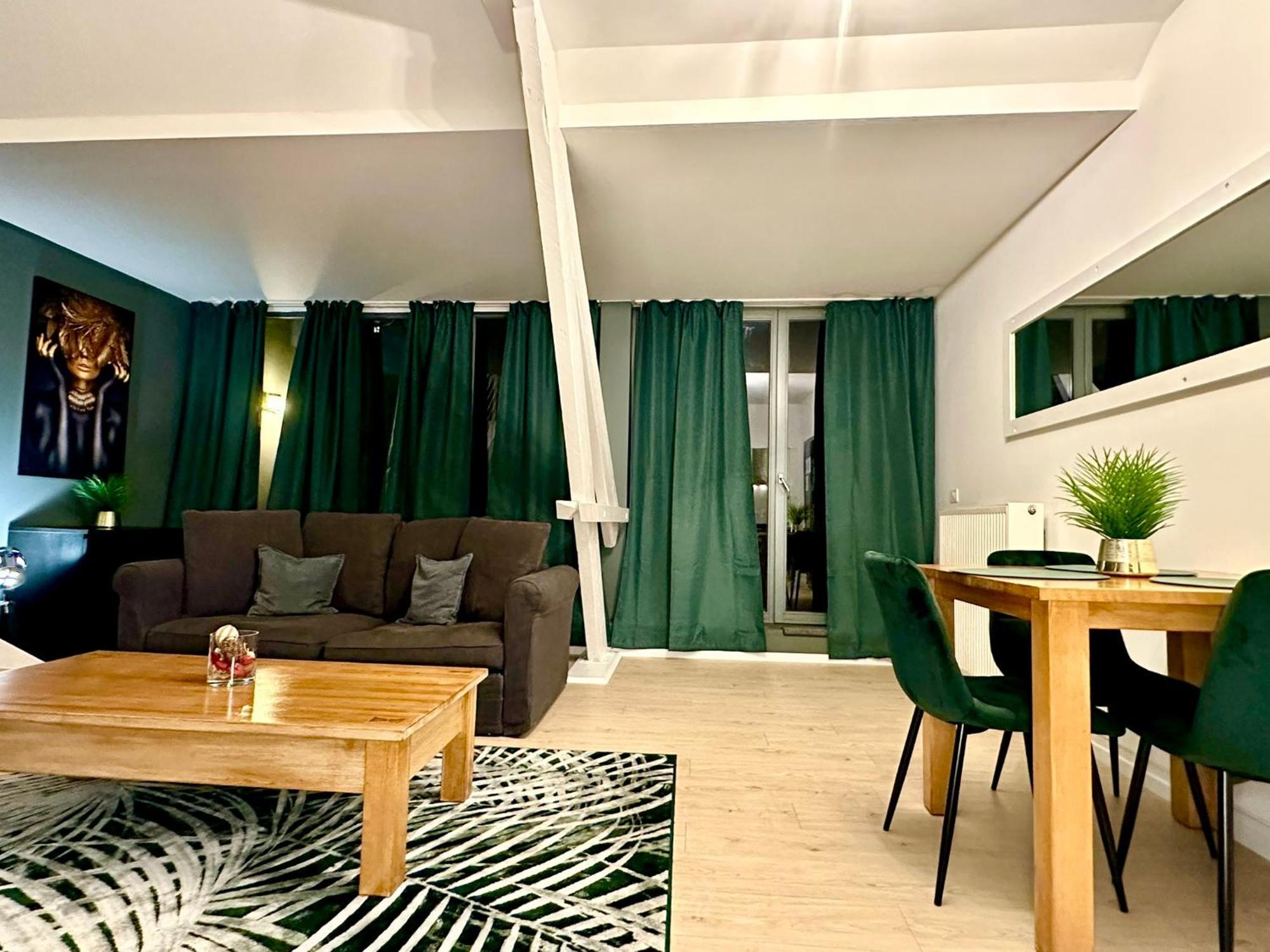 Luxury Suites Castel By Rikas Hotels アントウェルペン エクステリア 写真